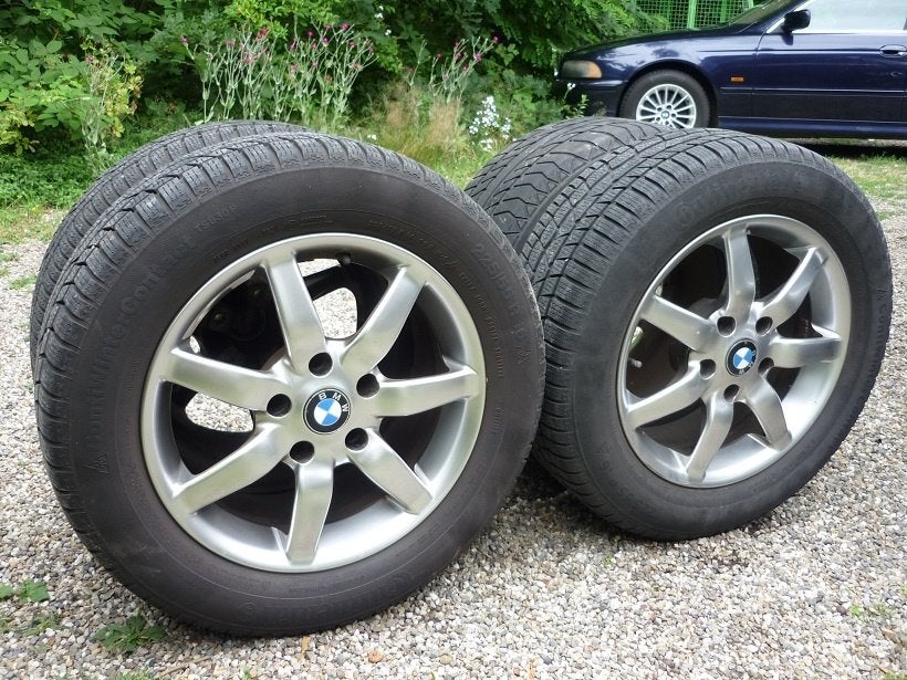 Set (4) winterwielen band op velg 225/55 16 BMW E39 5Serie, Auto-onderdelen, 16 inch, Banden en Velgen, Personenwagen, 225 mm