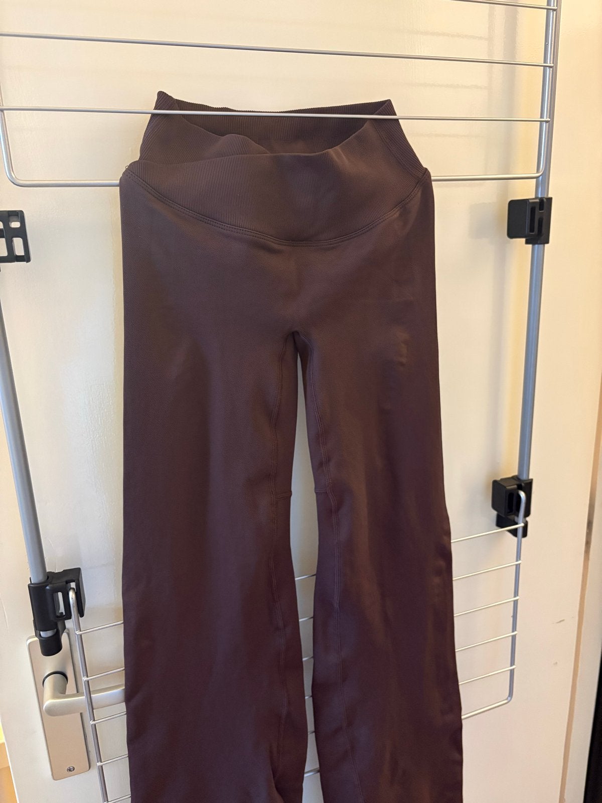 Bruine Flared Sportbroek / Yoga Pants - Scrunch Butt (Maat S, Bruin, Nieuw, Ophalen of Verzenden, Maat 36 (S)