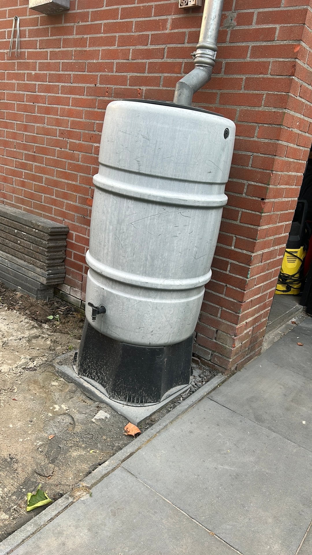 244liter regenton, 150 liter of meer, Ophalen, Zo goed als nieuw