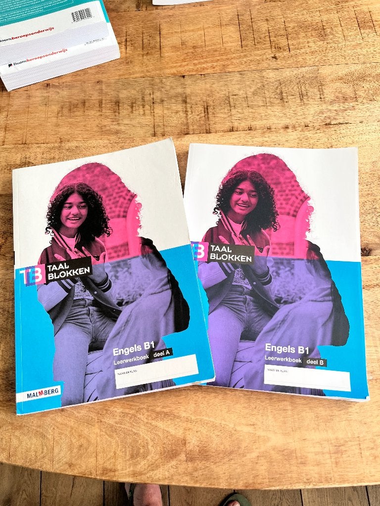 Engels leerwerkboek deel 1 en 2, Boeken, Malmberg, Ophalen of Verzenden, Zo goed als nieuw, MBO