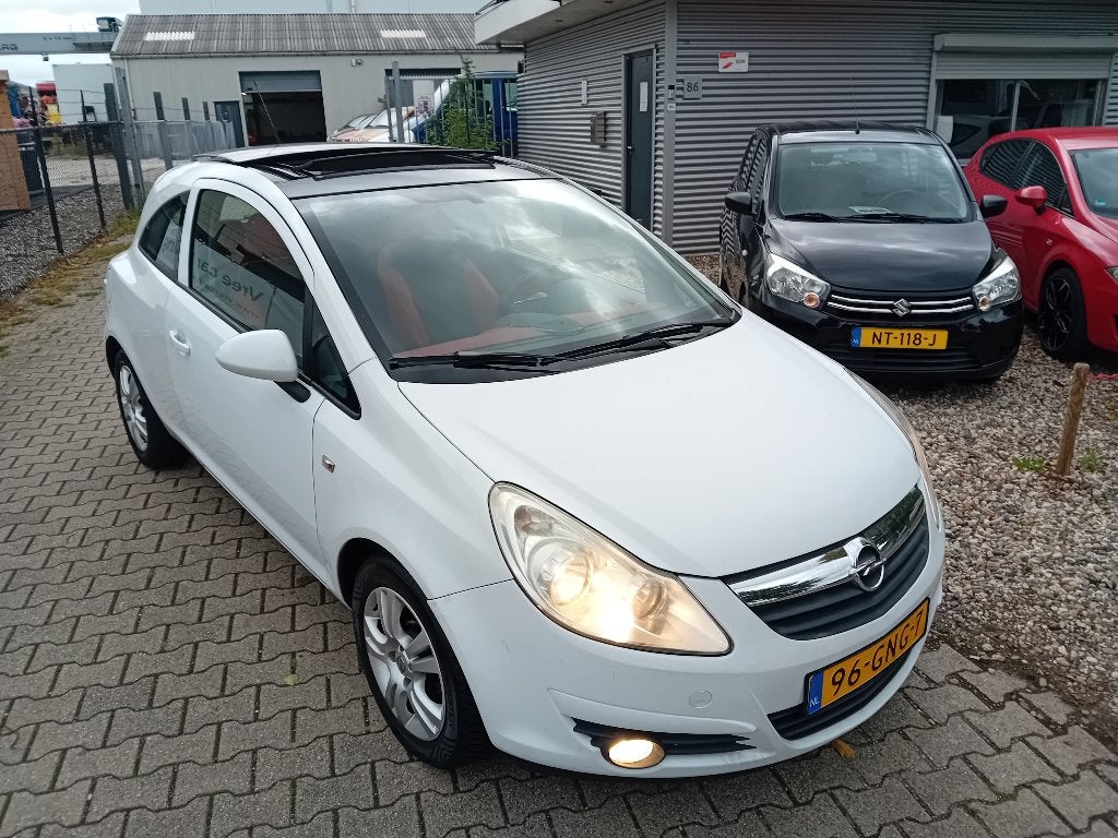 Opel Corsa 1.2 16V 3D WR 2008 PANORAMADAK! NWE KETTING, Voorwielaandrijving, 40 €/maand, Zwart, 4 stoelen