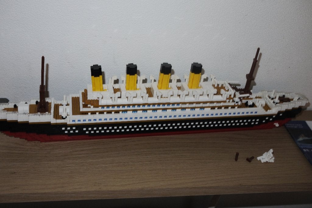 Foto 5 van lego titanic passenger liner 57 cm lang
