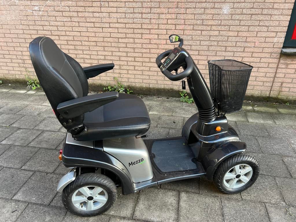 Mezzo scootmobiel lichtgrijs, Ophalen, Gebruikt, 26 t/m 35 km
