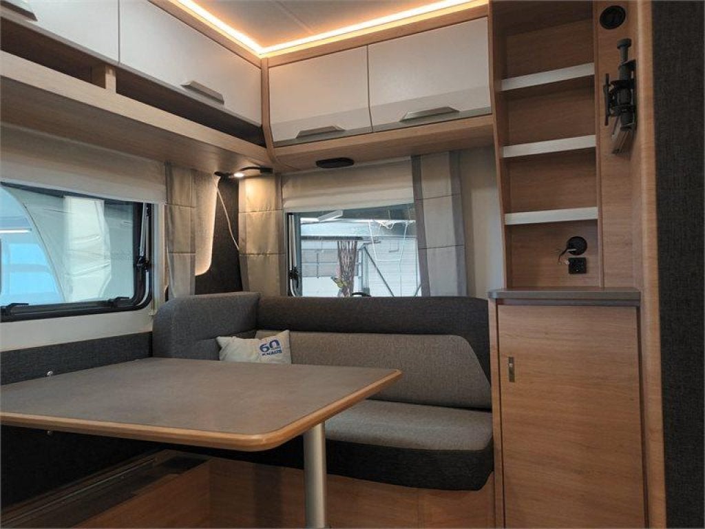 Knaus Sudwind 60 Years 460 EU E-Power, Caravans en Kamperen, Serviceluik, Bedrijf, Treinzit, 4 tot 5 meter