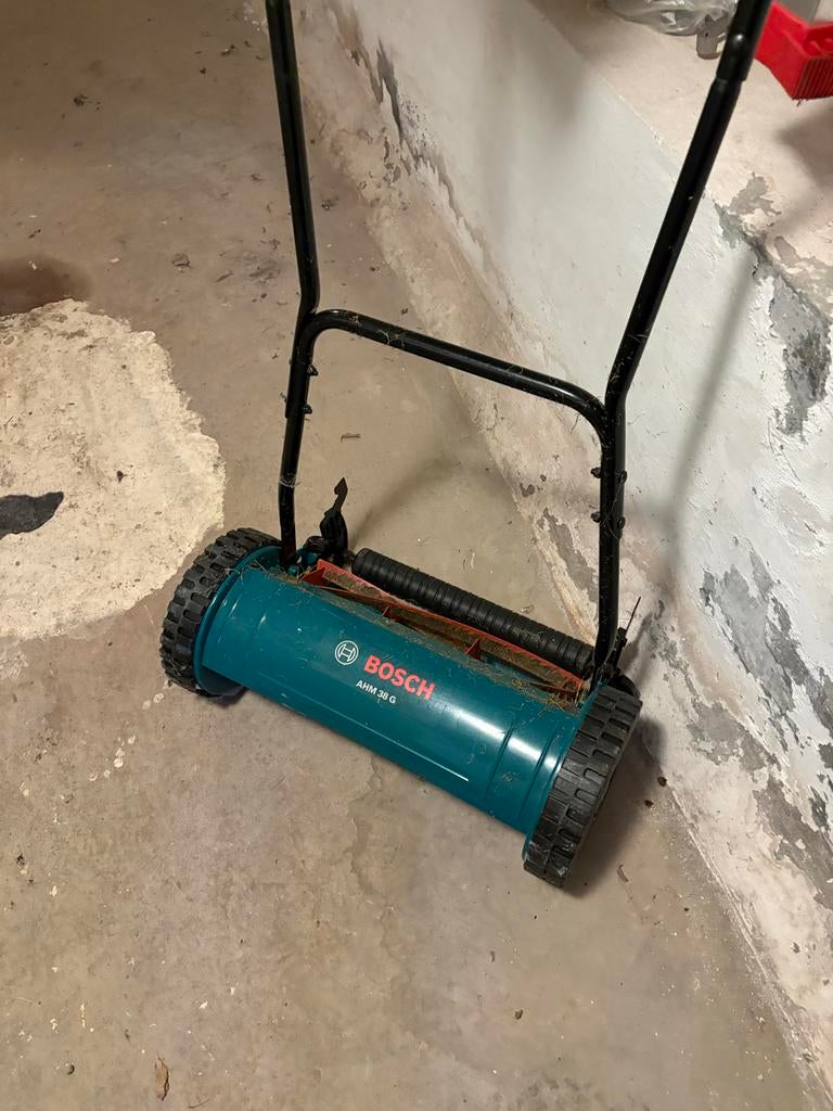 Bosch handgrasmaaier AHM 38 G met opvangbak - ZGAN, Ophalen, Zo goed als nieuw, Handgrasmaaier, Opvangbak