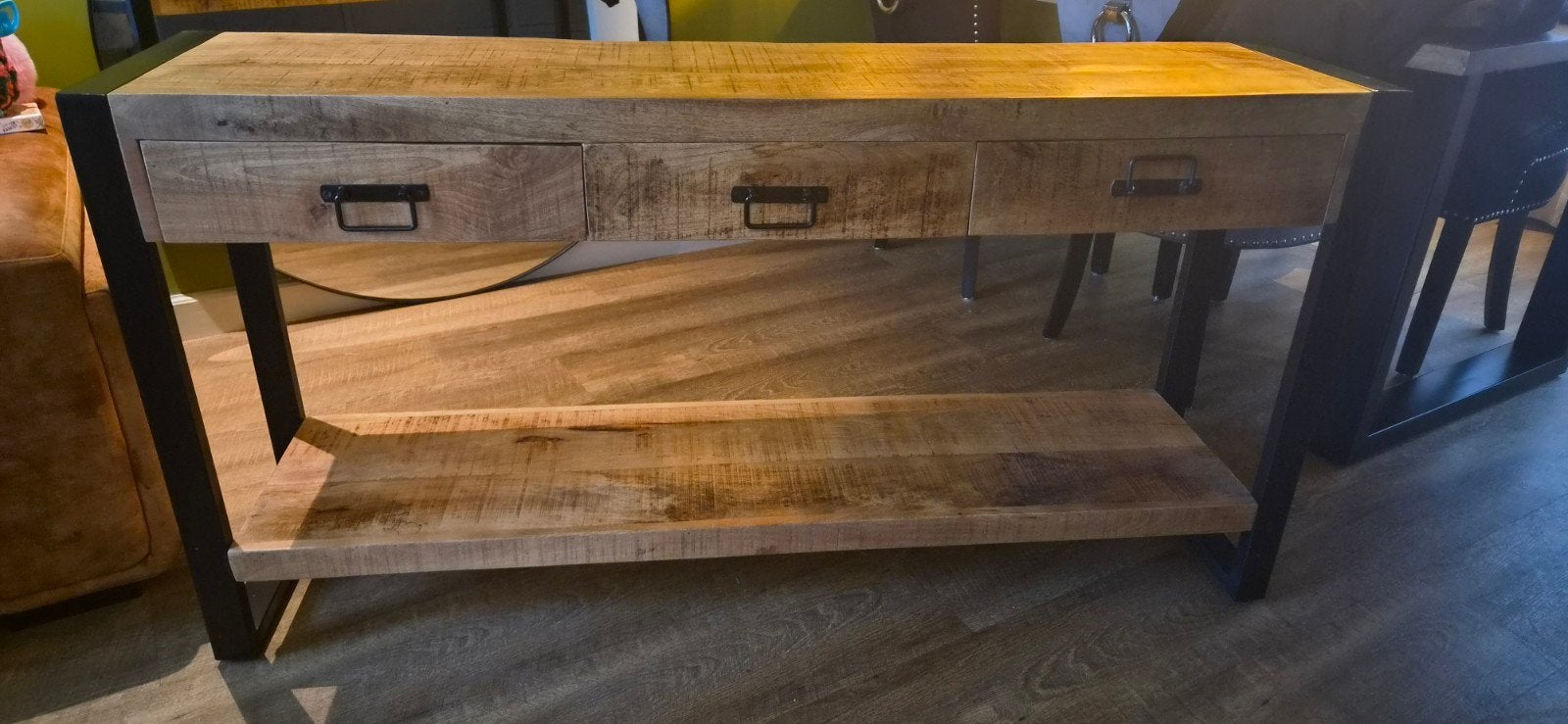 Industriële sidetable / dressoir – Hout & staal, Huis en Inrichting, Ophalen, 100 tot 150 cm, Zo goed als nieuw, 25 tot 50 cm