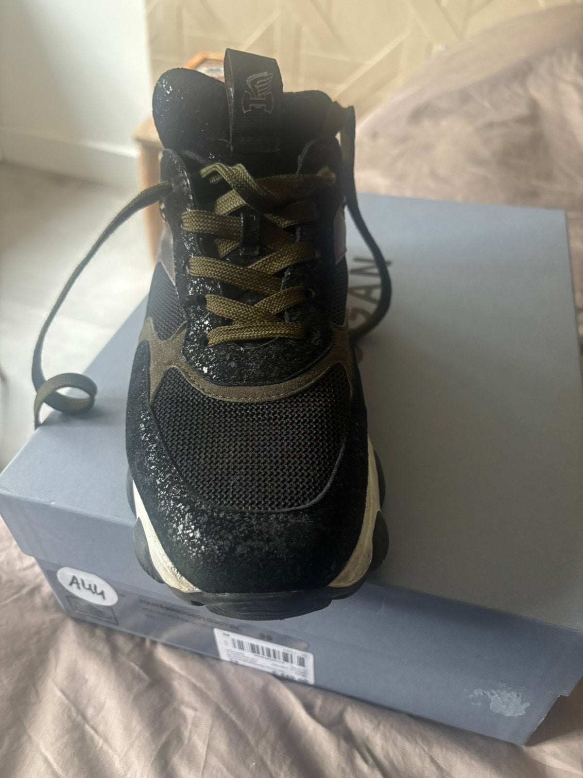 HOGAN sneakers - Zo goed als nieuw, Kleding | Dames, Schoenen, Ophalen of Verzenden, Zo goed als nieuw, Sneakers of Gympen