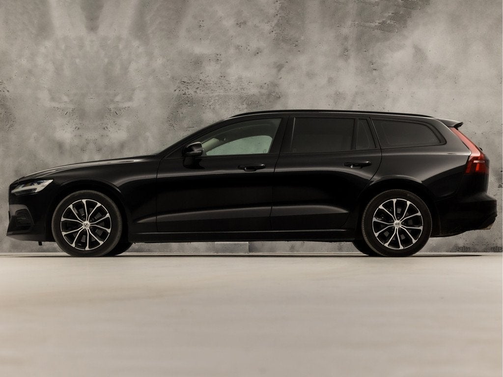 Volvo V60 2.0 B3 Sport 177Pk Automaat (APPLE CARPLAY, GROOT, 12 maanden, Stof, 4 cilinders, Zwart