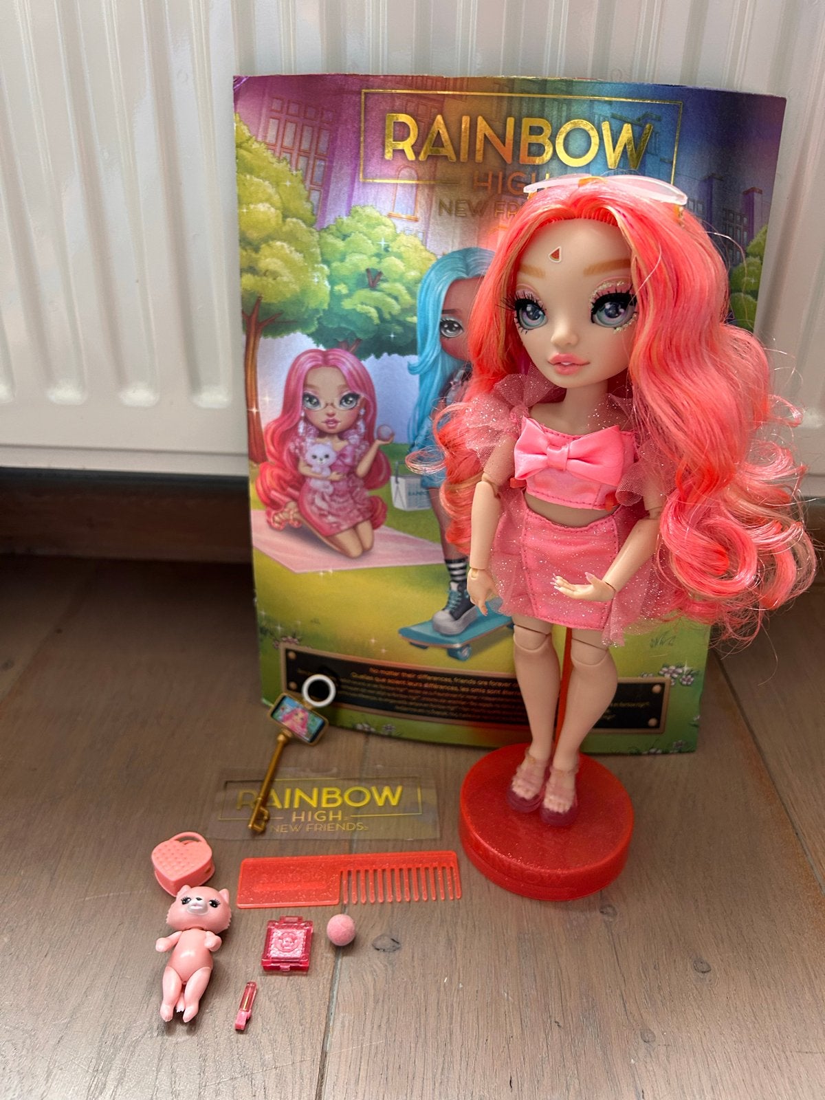 Rainbow High New Friends pop met accessoires, Ophalen of Verzenden, Zo goed als nieuw, Overige typen