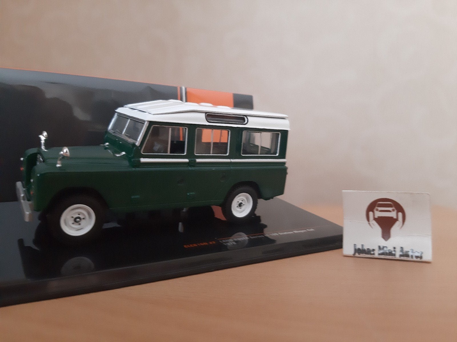 Land Rover Series III 109 1978 Donkergroen/Wit van IXO 1:43, Hobby en Vrije tijd, Modelauto's | 1:43, Overige merken, Auto, IXO