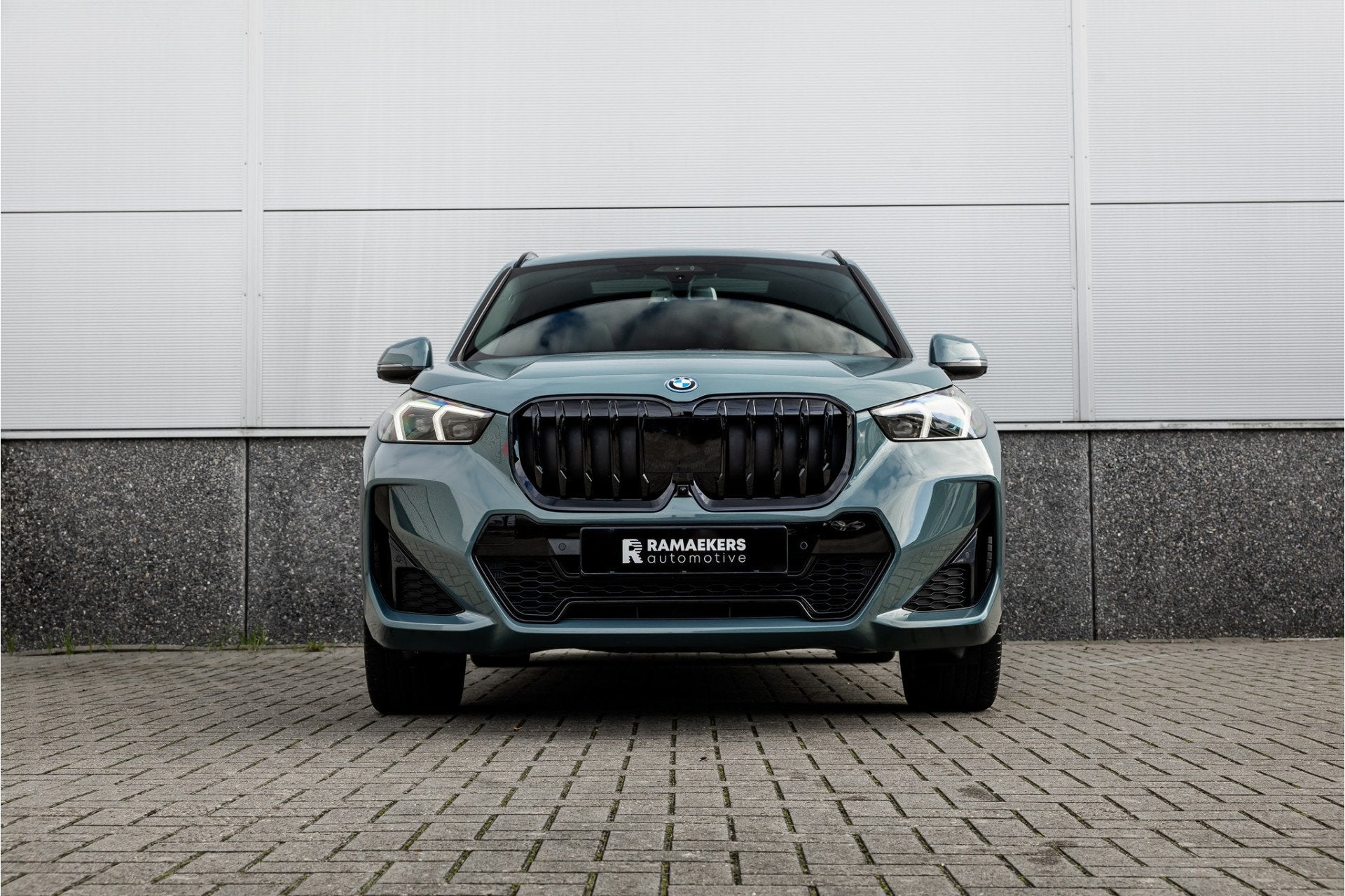 BMW X1 xDrive30e M Sport Pano / Leder / Harman Kardon / 360, Auto's, Dealer onderhouden, Met garantie (alle), Bedrijf, Automatische klimaatregeling