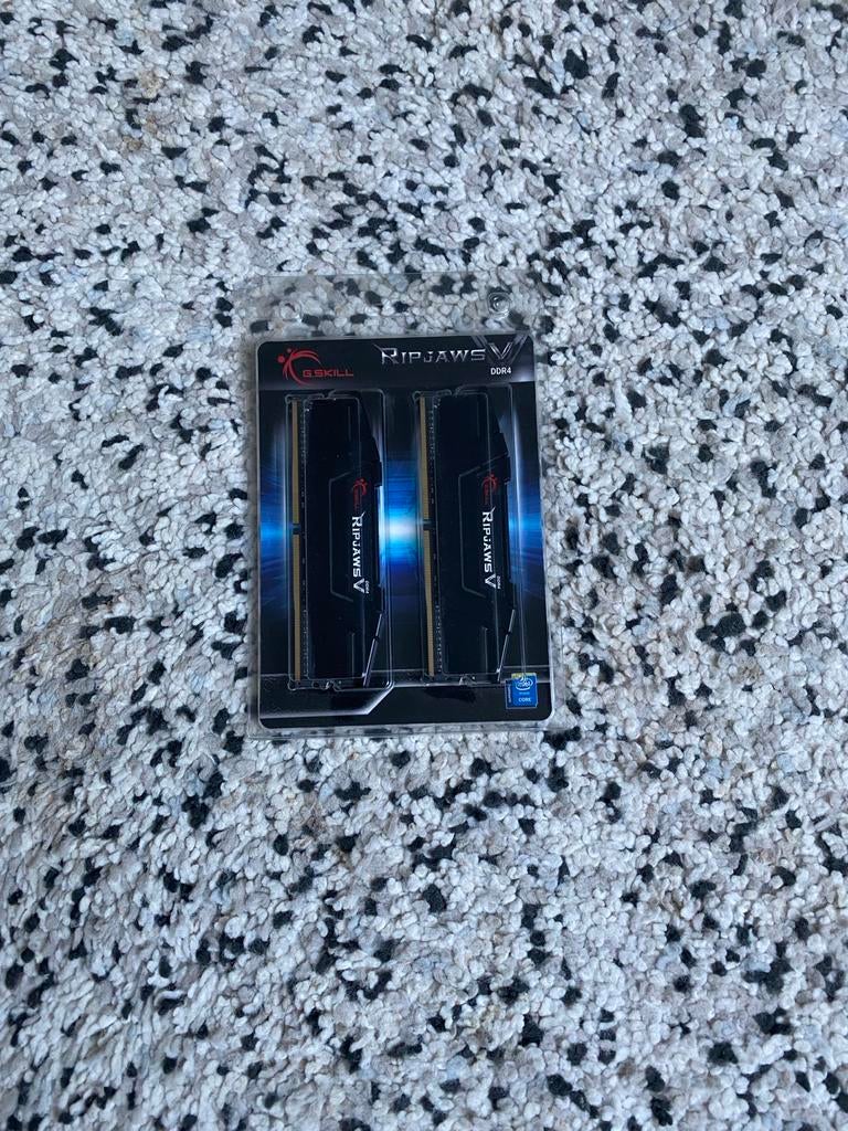 G.Skill RIPJAWS 64 GB (2 X 32GB) - DDR4, Computers en Software, RAM geheugen, Ophalen, DDR4, Nieuw, Desktop