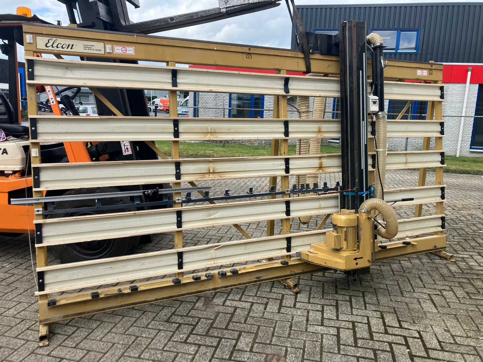 Elcon platenzaag. Verticale wandzaag, Ophalen, Cirkelzaag, 70 mm of meer, Zo goed als nieuw