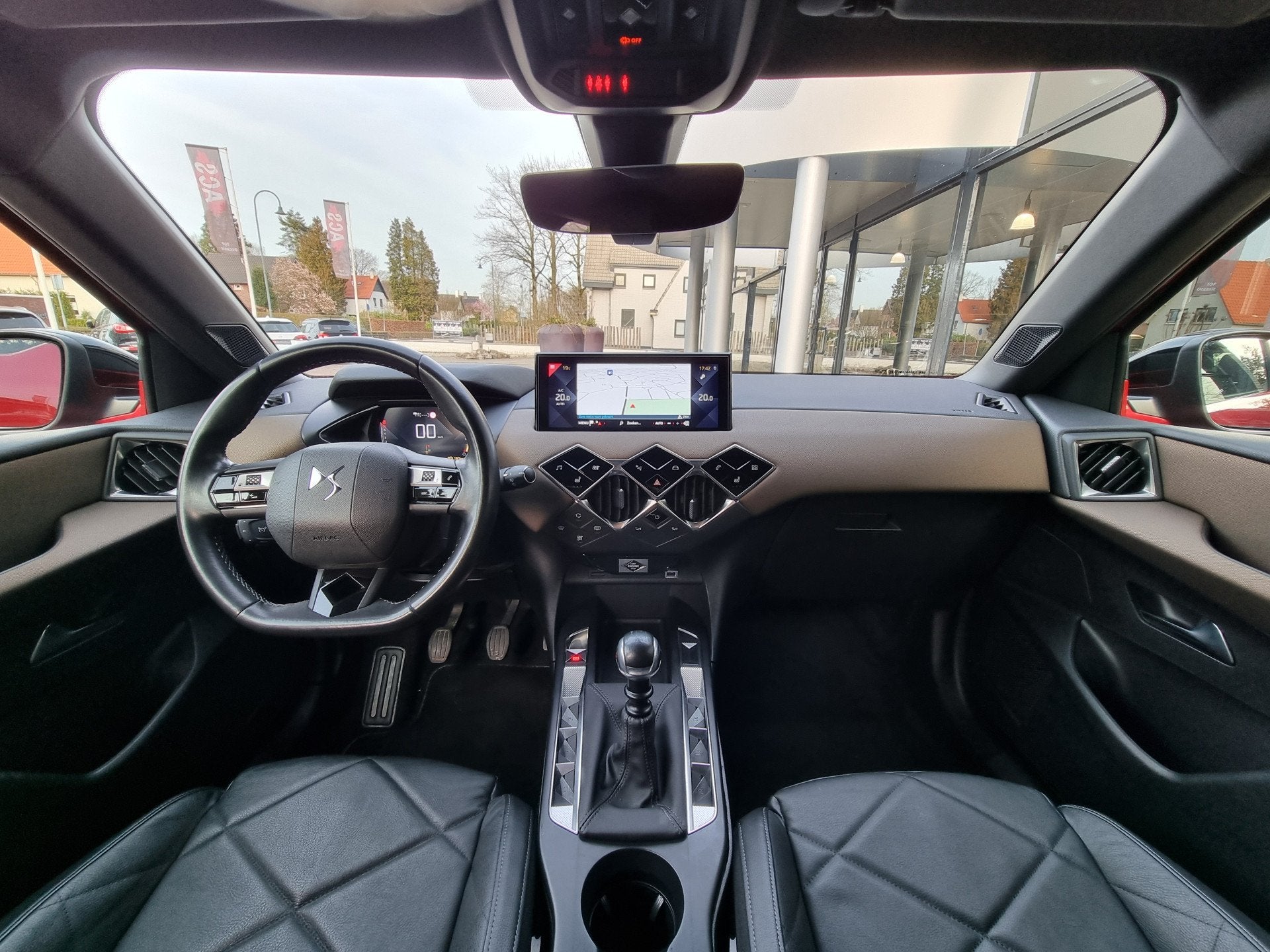 DS DS 3 Crossback 1.2i Performance | Ad.cruise | Super uitvo, Voorwielaandrijving, Zwart, 1199 cc, 620 kg