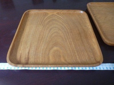 2 X hardhouten serveer plateaus vierkant 28cm ronde hoeken, Ophalen, Nieuw, Schaal of Schalen, Modern