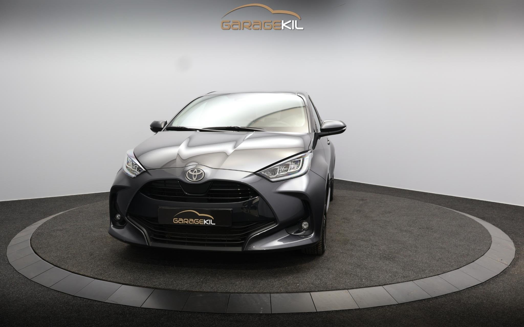 Toyota Yaris 1.5 Hybrid 115 Team D Dealeronderh / Comfort Pa, Stof, Gebruikt, 116 pk, 1490 cc