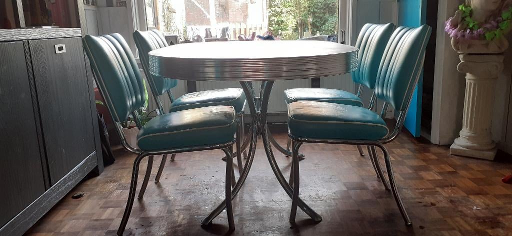 Fifties Diner 4 stoelen plus tafel chroom, Huis en Inrichting, Tafels | Eettafels, Ophalen, Overige materialen, Gebruikt, 100 tot 150 cm