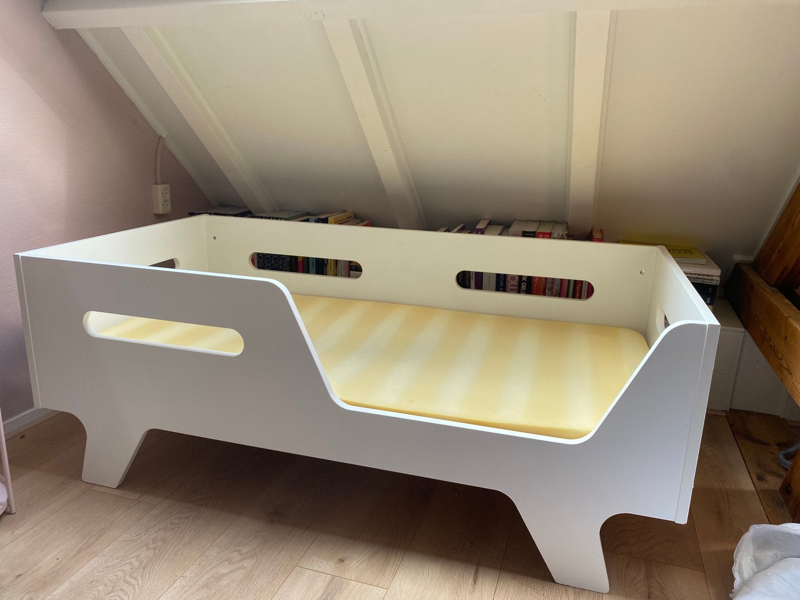 Gratis kinderbed Petite Amelie 140 x 70 cm, Kinderen en Baby's, Ophalen, Zo goed als nieuw, 140 tot 160 cm, 70 tot 85 cm