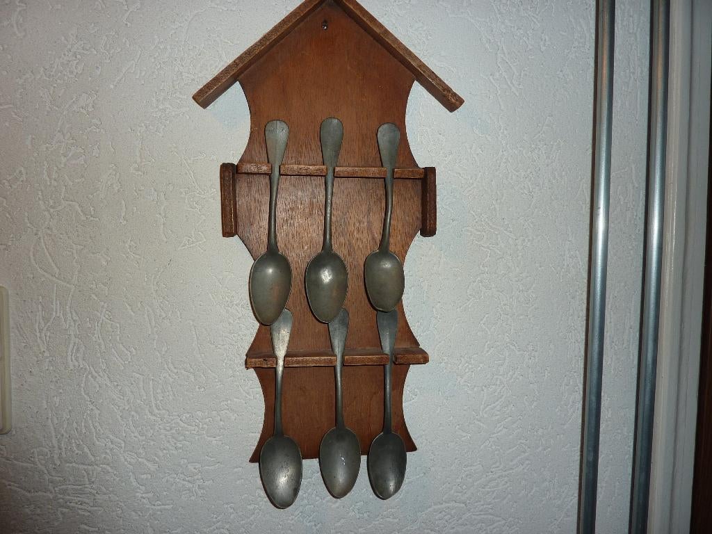 antieke houten wandborden met tinnen loden lepels, Ophalen of Verzenden