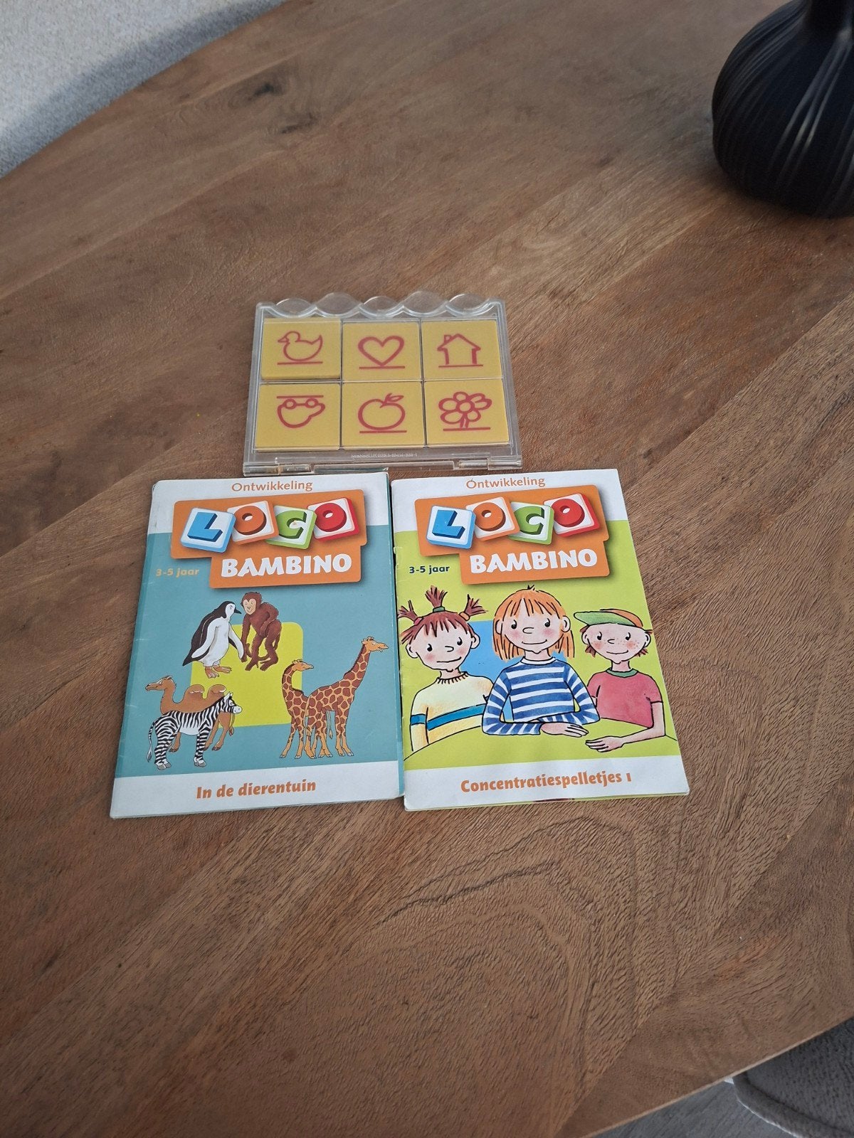 Logo Bambino met 2 boekjes, Ophalen of Verzenden, Gebruikt, Overige typen