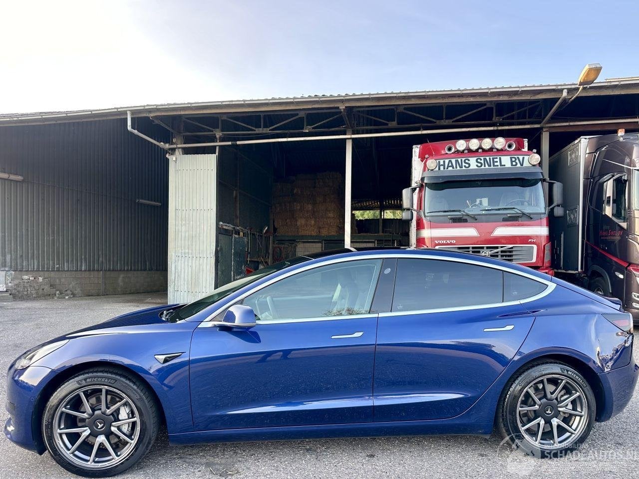 Tesla Model 3 Gereserveerd Standard rwd Plus 60kwh 238pk aut, Automaat, Blauw, Elektrisch, Ito-toren, 11e verdieping, Gustav Mahlerplein 76A ,1082 MA, Amsterdam, Nederland