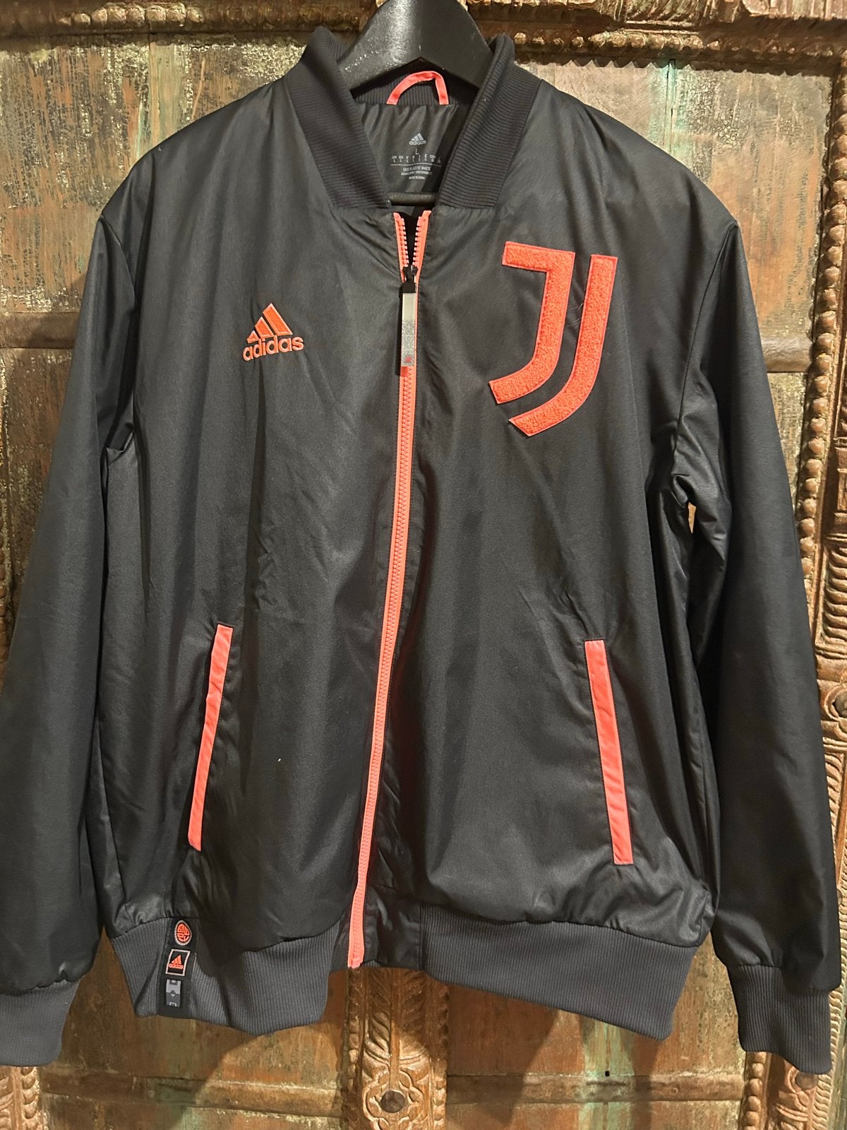 Adidas Juventus Bomberjack Zwart/Oranje Maat L, Ophalen of Verzenden, Zo goed als nieuw, Maat 52/54 (L), Zwart