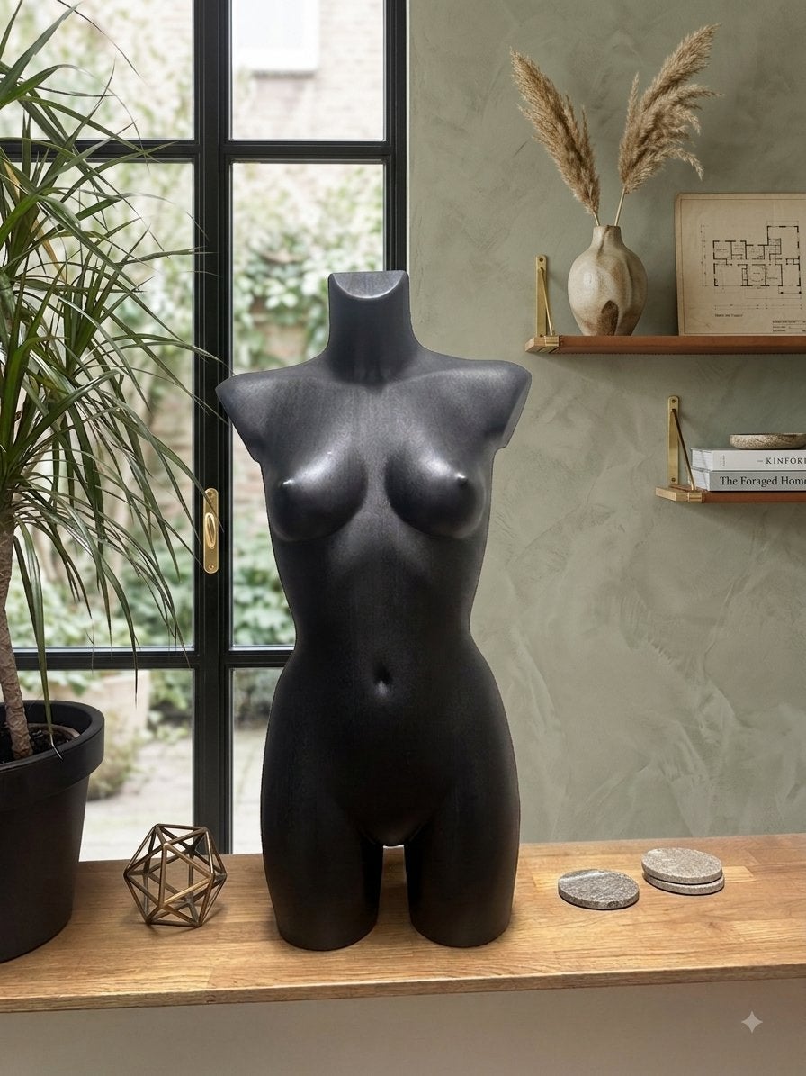 Zwarte vrouwelijke torso / mannequin – design decoratie, Ophalen, Zo goed als nieuw