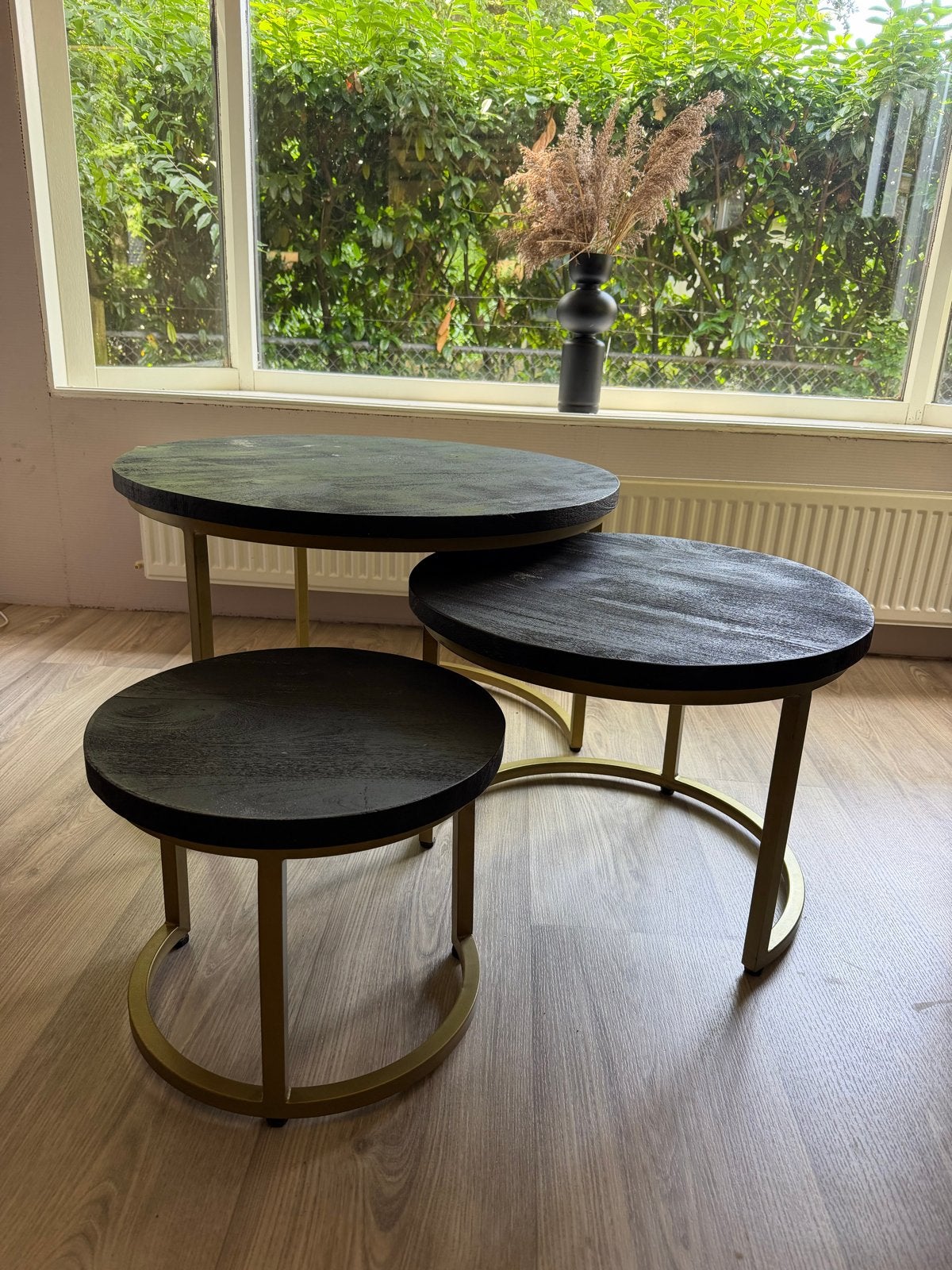 Set van 3 ronde bijzettafels - Zwart met goud, Huis en Inrichting, Ophalen, Gebruikt, Rond, 50 tot 100 cm