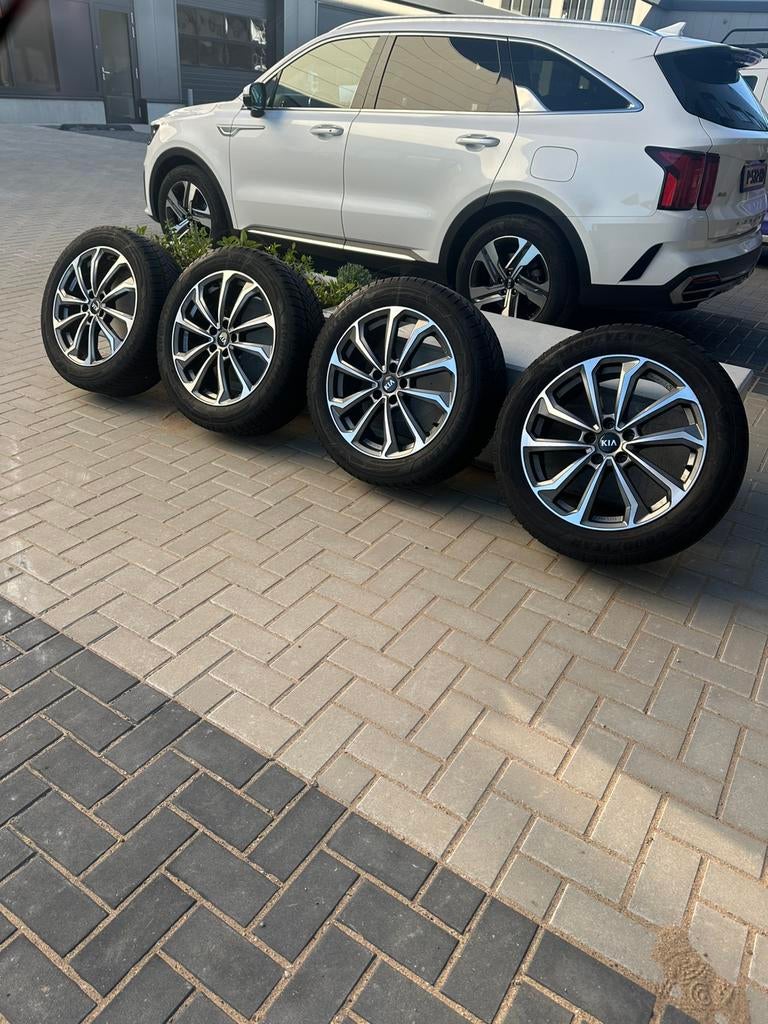 Kia sorento winterbanden+velgen 19inch, Ophalen