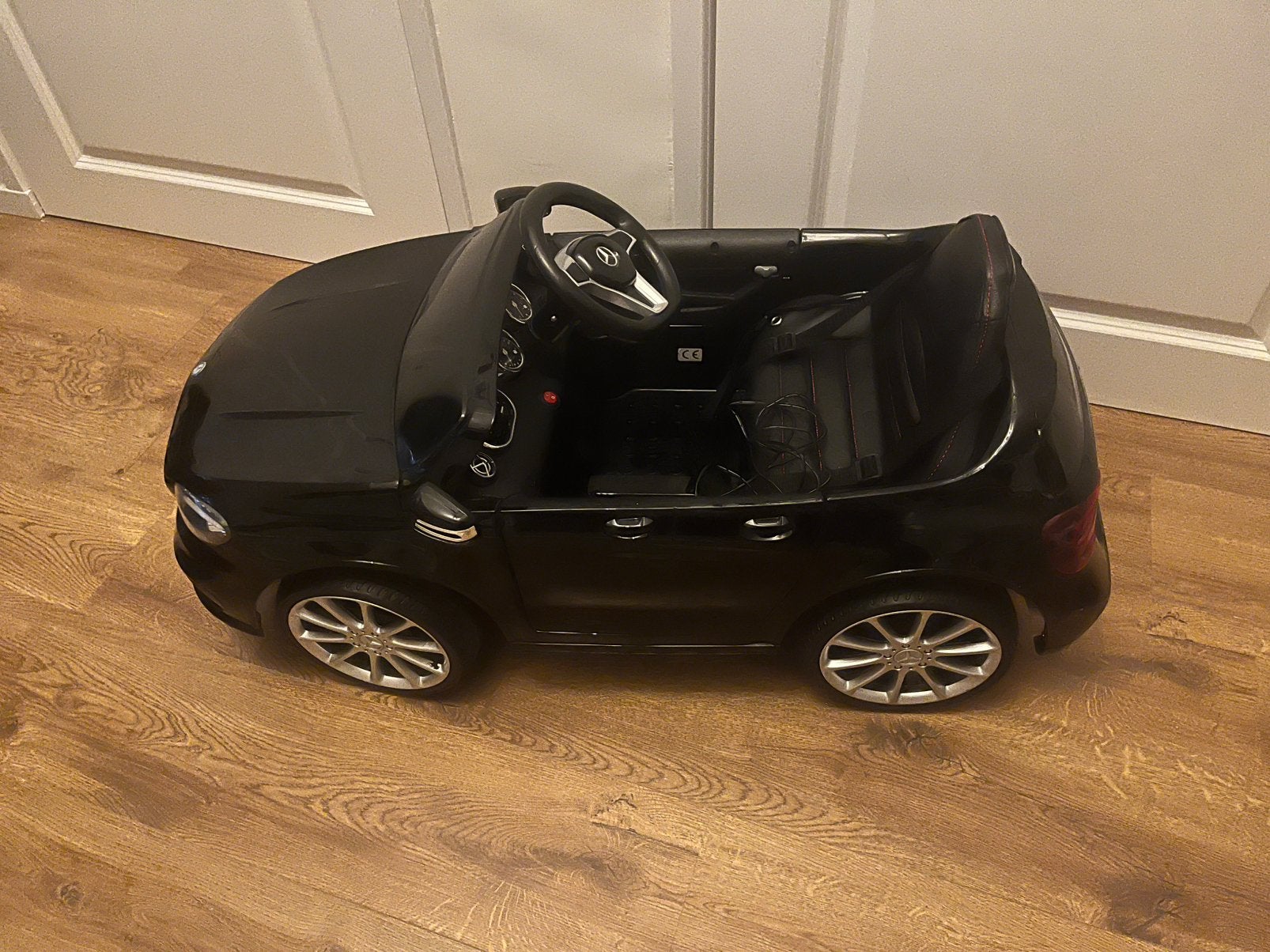 Mercedes kinderauto op accu, Ophalen, Zo goed als nieuw