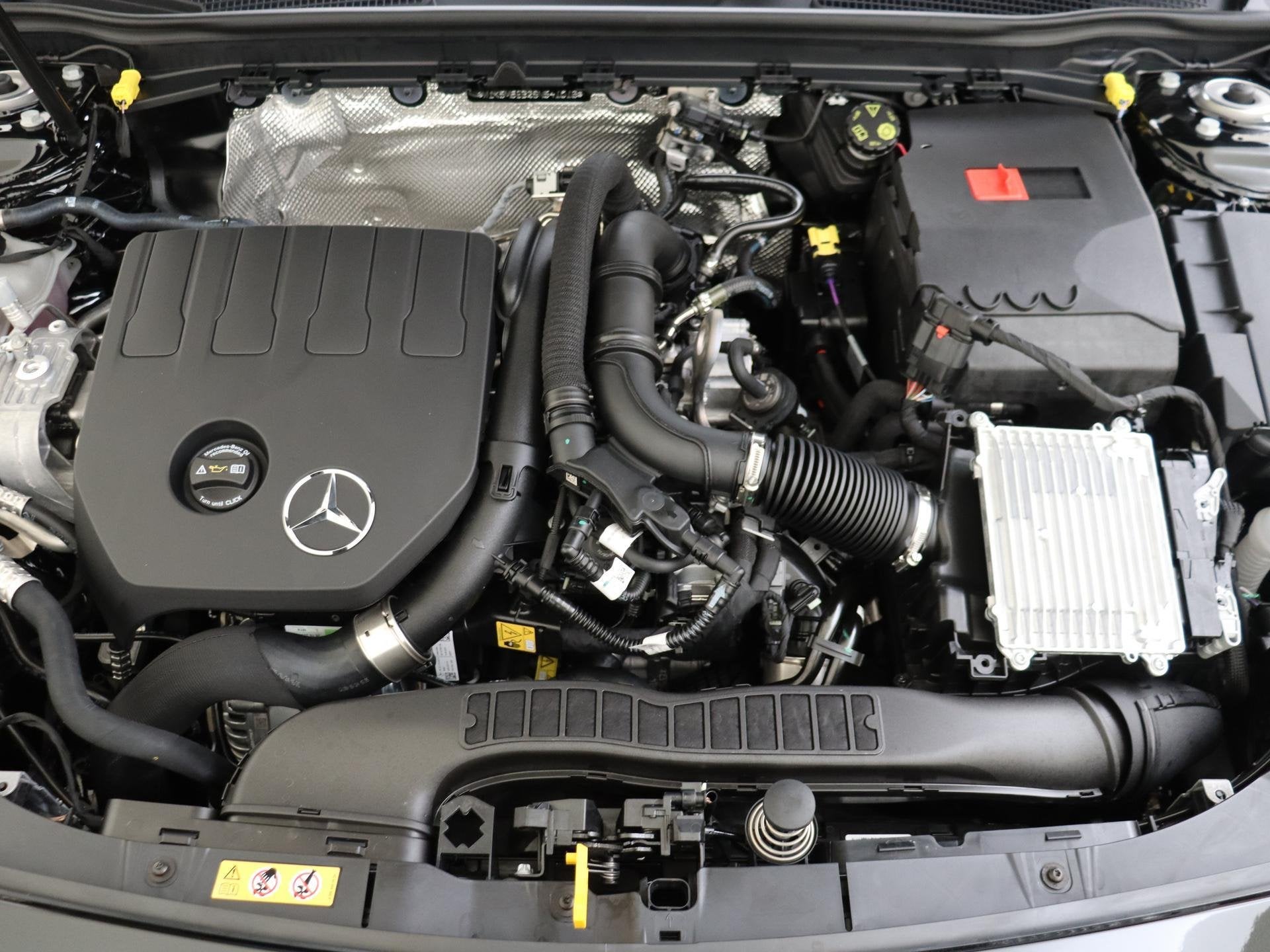 Mercedes-Benz CLA Shooting Brake 180 Star Edition AMG Line /, CLA, 136 pk, Gebruikt, 4 cilinders