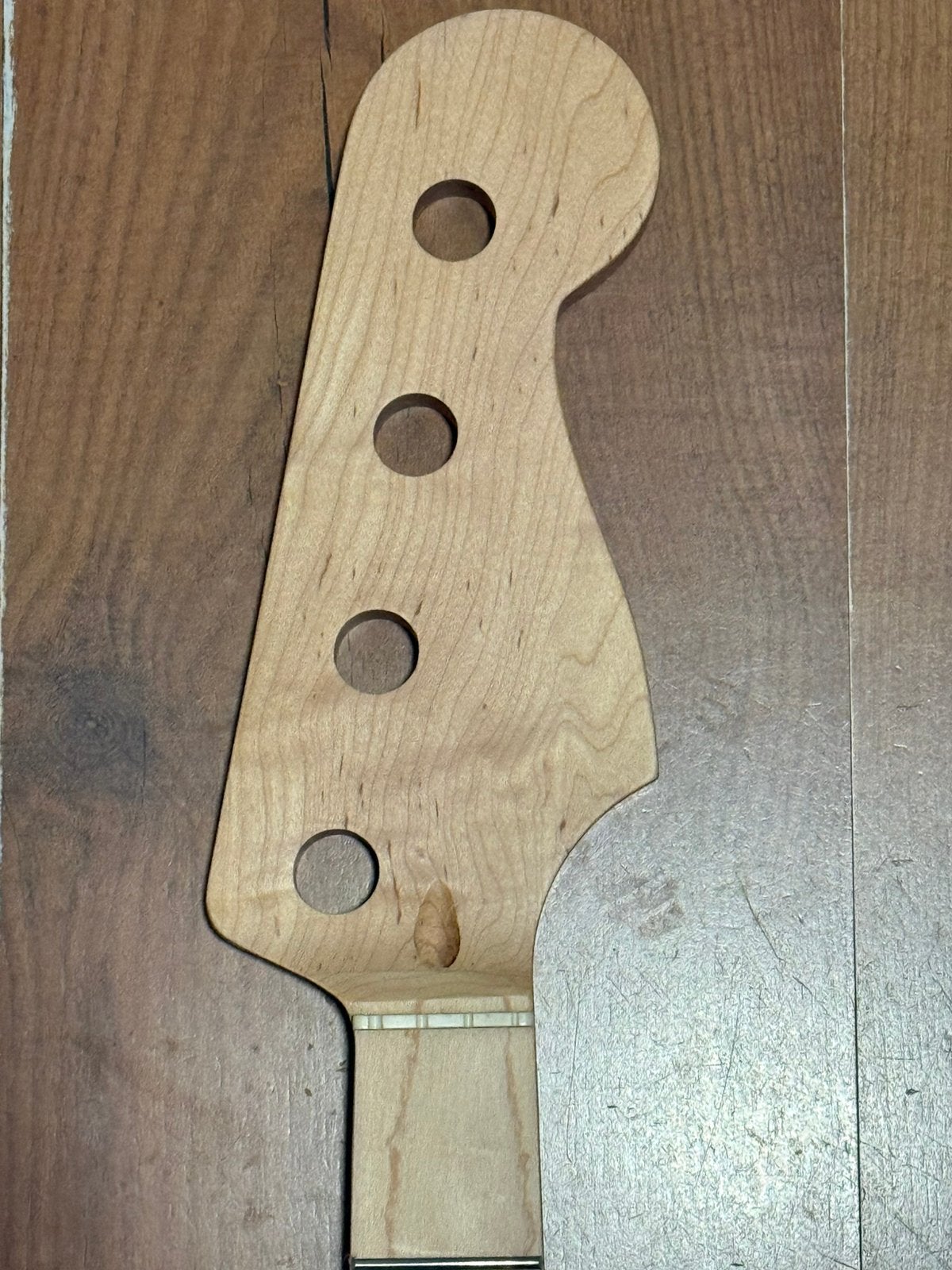 Jazz bass style hals Canadian Maple “ OlivlL MN “, Geen, Nieuw, Geen, Geen