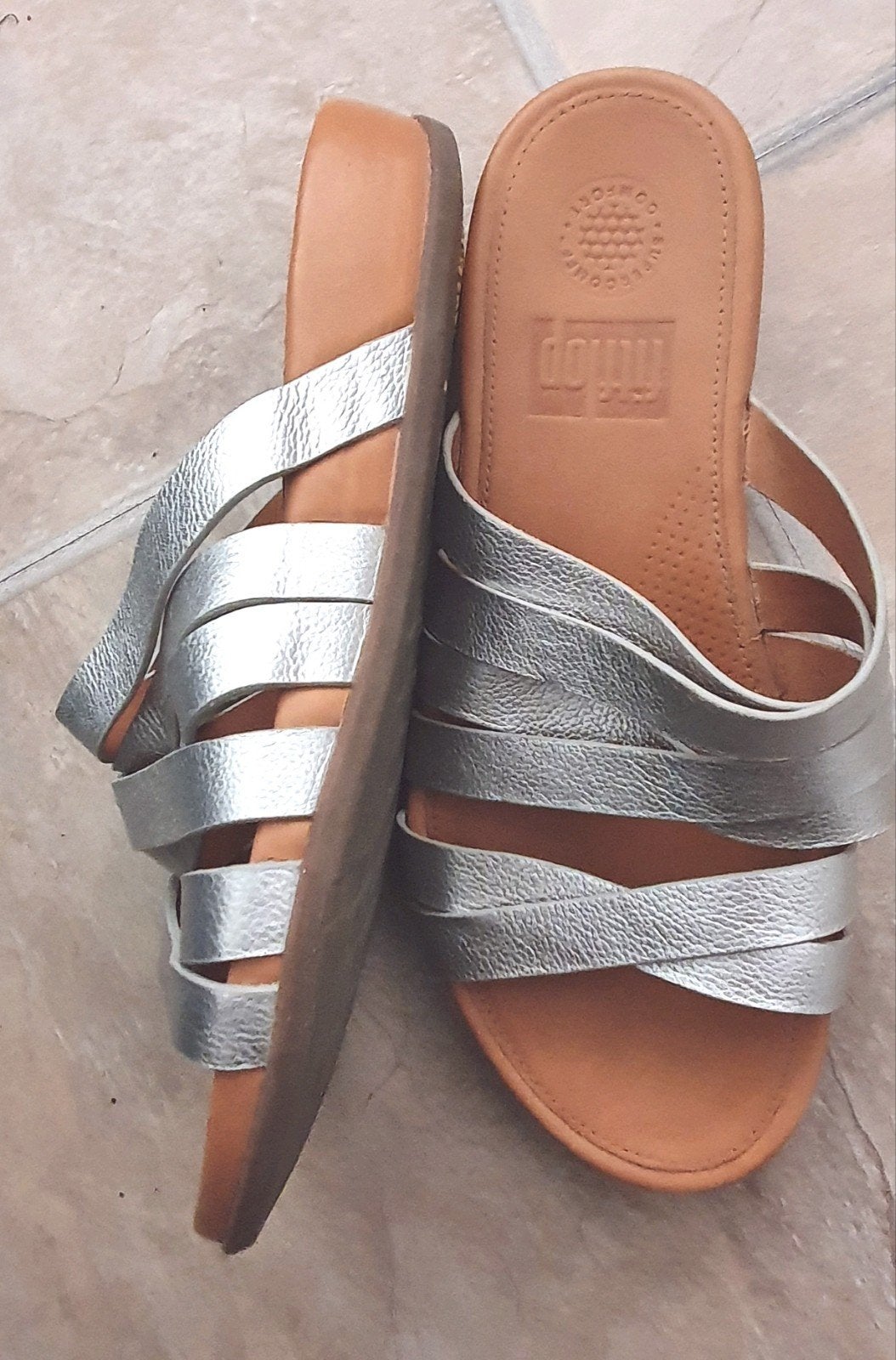 FitFlop comfortabel slippers sandalen zilver maat 38, FitFlop, Zo goed als nieuw, Sandalen of Muiltjes, Ophalen of Verzenden