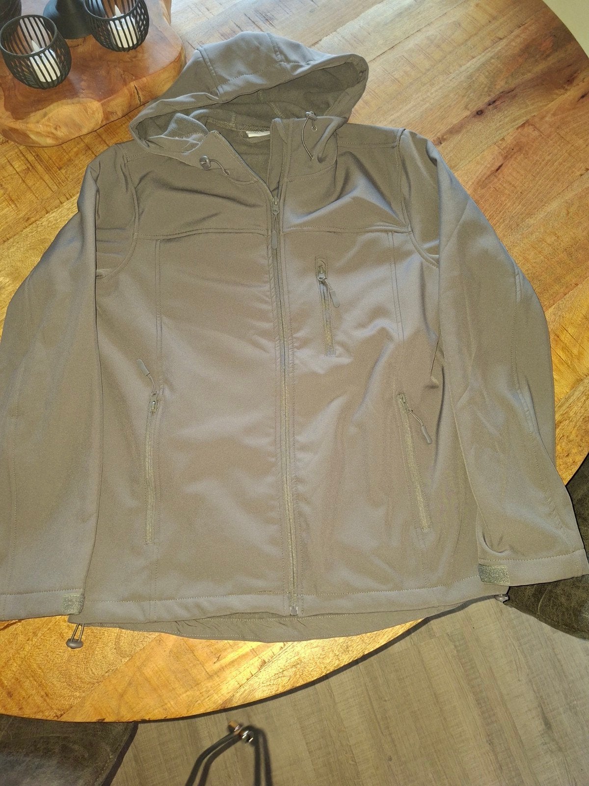 Identic Softshell Jas - Maat M (valt groter), Ophalen, Maat 52/54 (L), Grijs, Gedragen