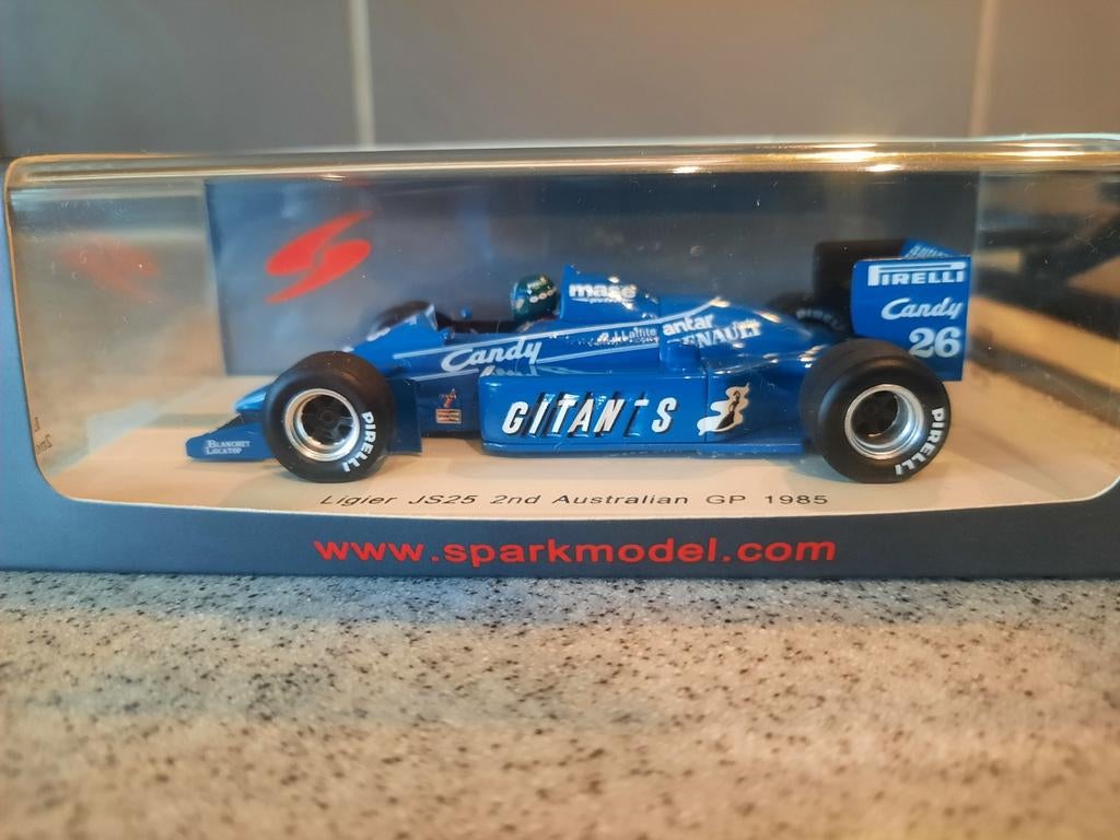 Ligier JS25 Australian GP 1985 Jacques Laffite spark 1:43, Ophalen, Zo goed als nieuw, Auto, Overige merken