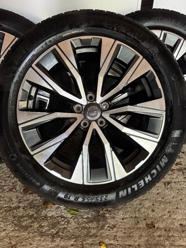 Volvo 19 inch XC R-design velgen met Michelin winterbanden, Velg(en), Nieuw, Winterbanden, 235 mm