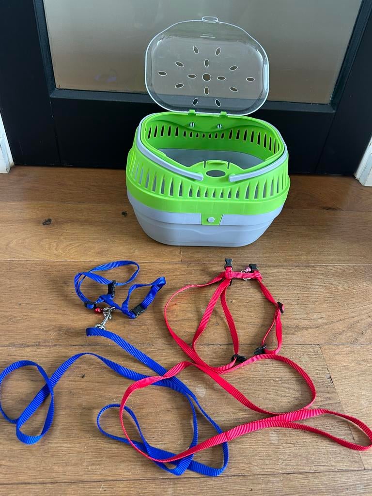 Te koop reismandje knaagdier met 2x tuigjes (nieuw), Ophalen, Zo goed als nieuw