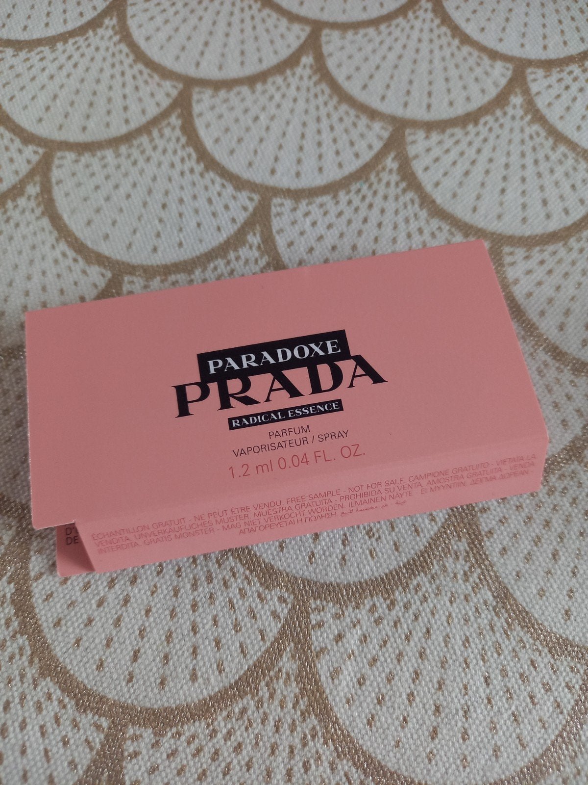 Proefje  Prada Paradoxe Radical Essence, Ophalen of Verzenden, Nieuw