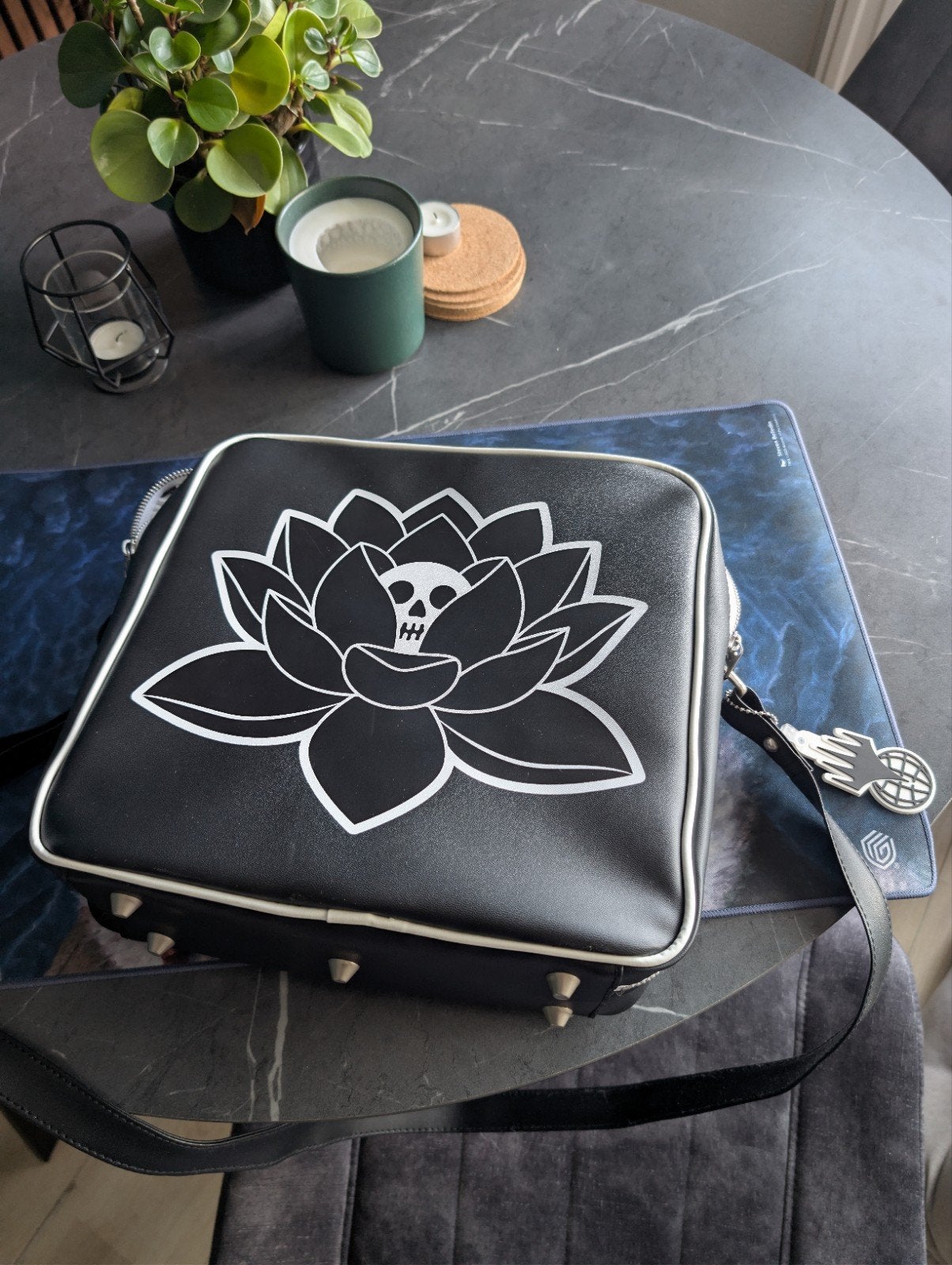 MagicCon Black Lotus VIP Tas Amsterdam 2026, Ophalen of Verzenden, Zo goed als nieuw, Zwart, Schoudertasje