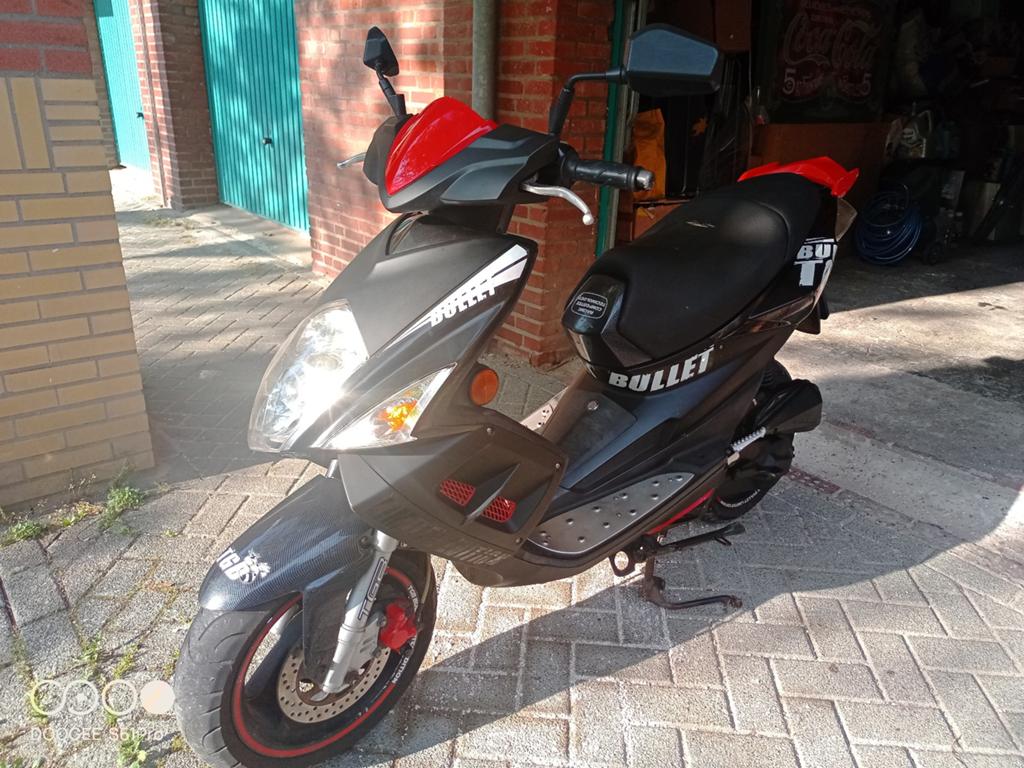 TGB Bullet RS50 2T Scooter - Zwart/Rood, Ophalen, Gebruikt, Benzine, Overige merken