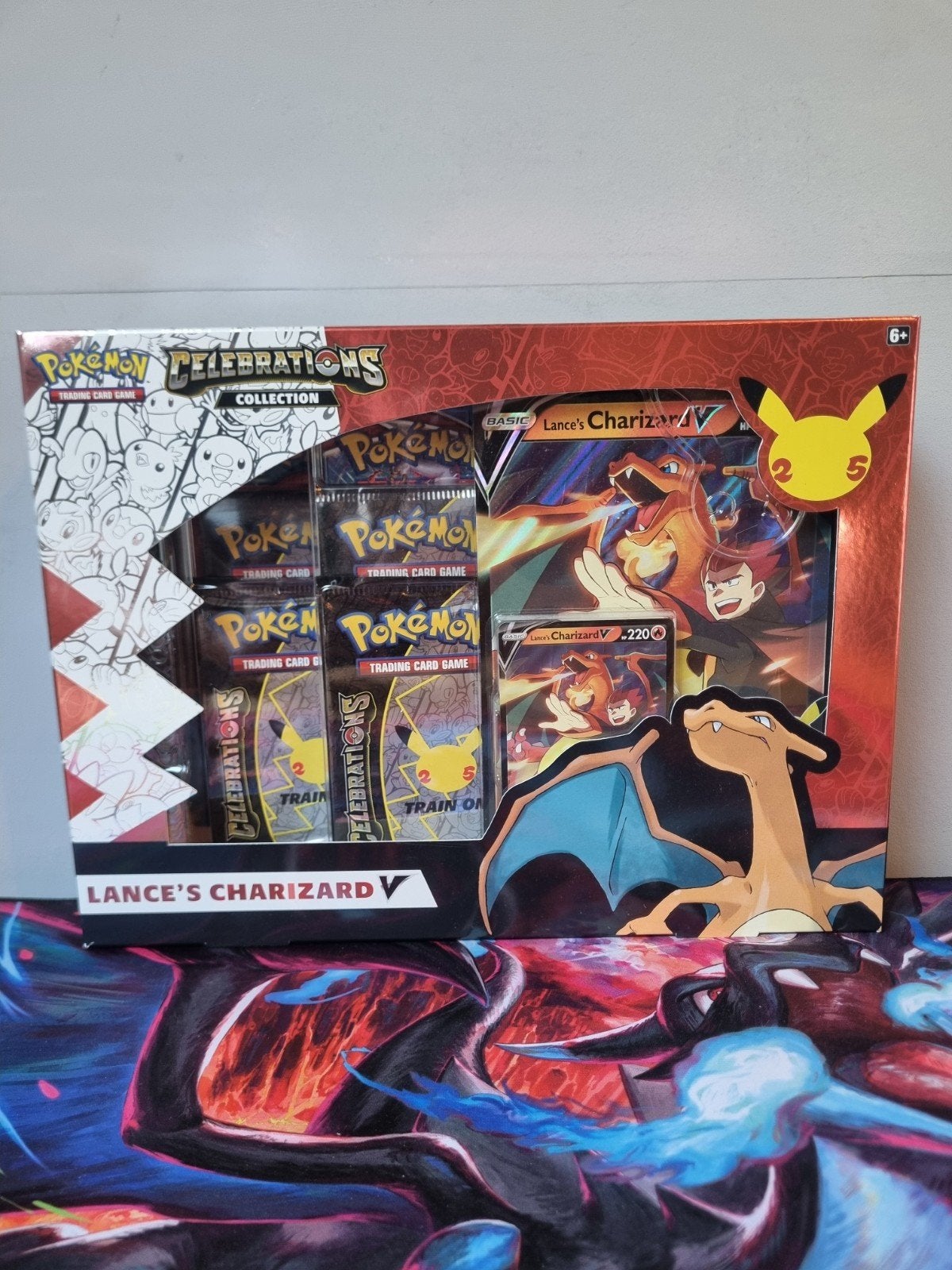 Celebrations Collection: Lance’s Charizard V, Hobby en Vrije tijd, Verzamelkaartspellen | Pokémon, Ophalen of Verzenden, Nieuw