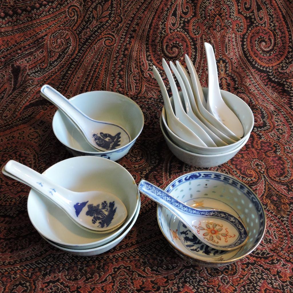 Zes verschillende vintage rijstkommen Chinees kommen lepels, Ophalen of Verzenden, Zo goed als nieuw, Kom(men), Overige stijlen