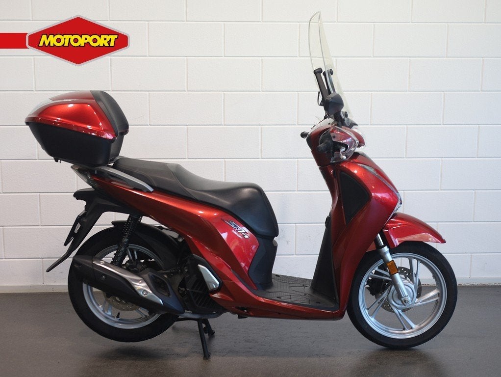 Honda SH 150 (bj 2017), Scooter, Mc.benelux@honda-eu.com, Honda Motor Europe Ltd Netherlands branc, Wijngaarderveld 1
9300  AALST, BE