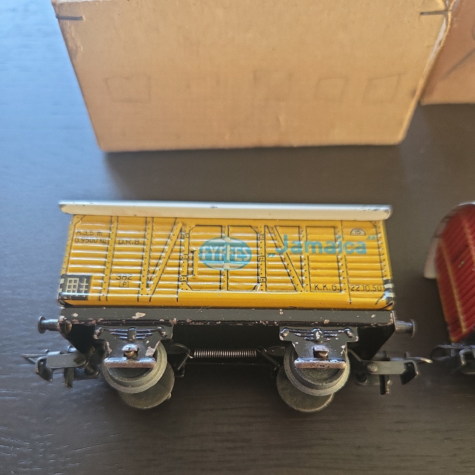 Märklin Bananenwagen H0 382 en kippenwagon H0 386, Wisselstroom, Gebruikt, Wagon, Ophalen of Verzenden