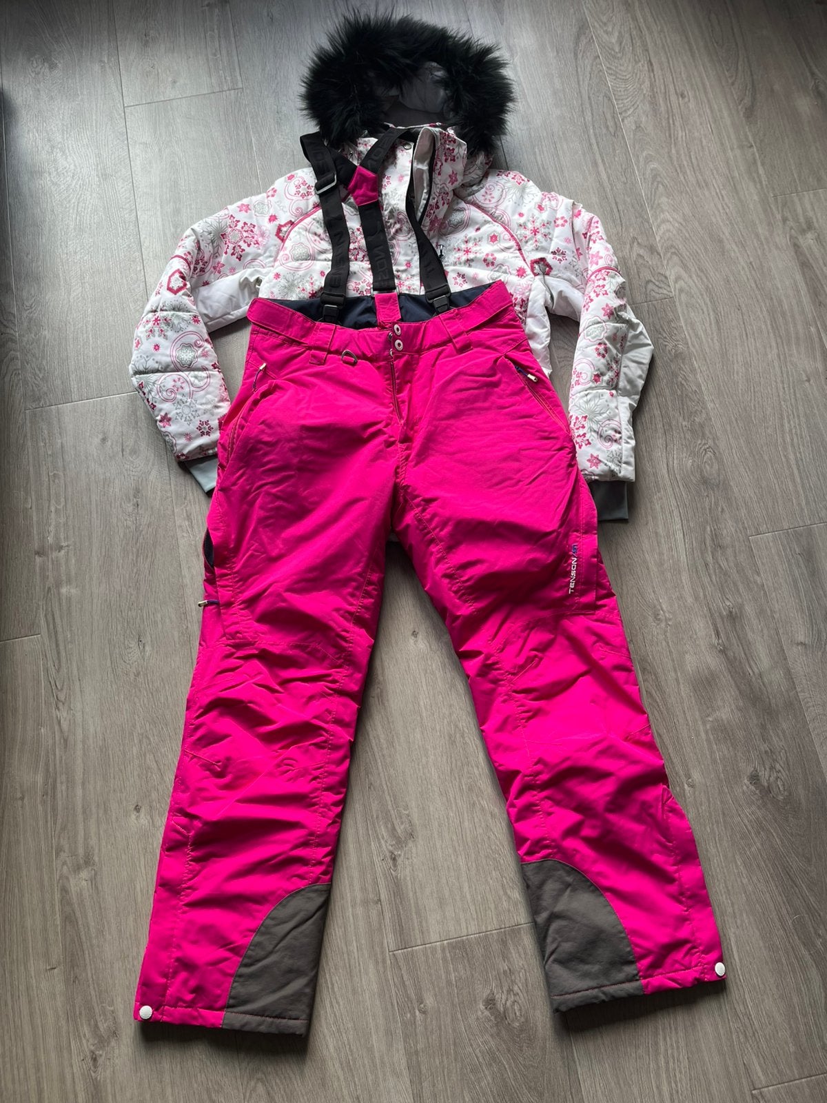 Prachtige skibroek Tenson maar 42 als nieuw!, Kleding | Dames, Wintersportkleding, Ophalen of Verzenden, Zo goed als nieuw, Maat 42/44 (L)