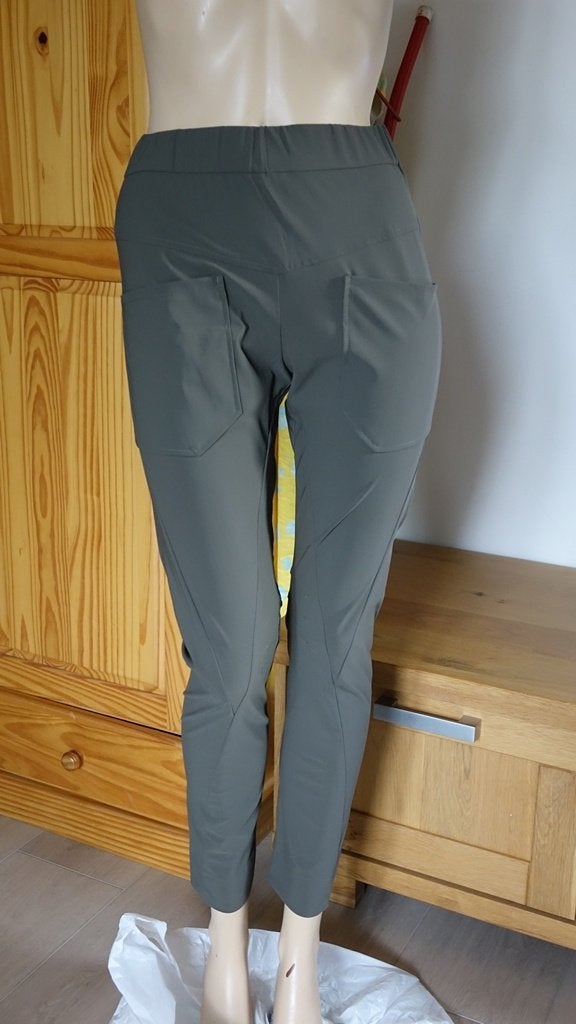 nieuwe groene JANE LUSHKA travel broek, Verzenden, Nieuw, Jane Lushka, Maat 34 (XS) of kleiner