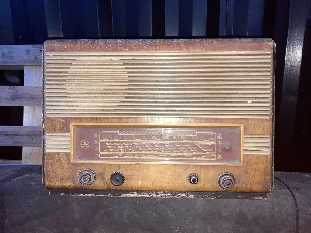 Oude Radio, Tesla, Ophalen