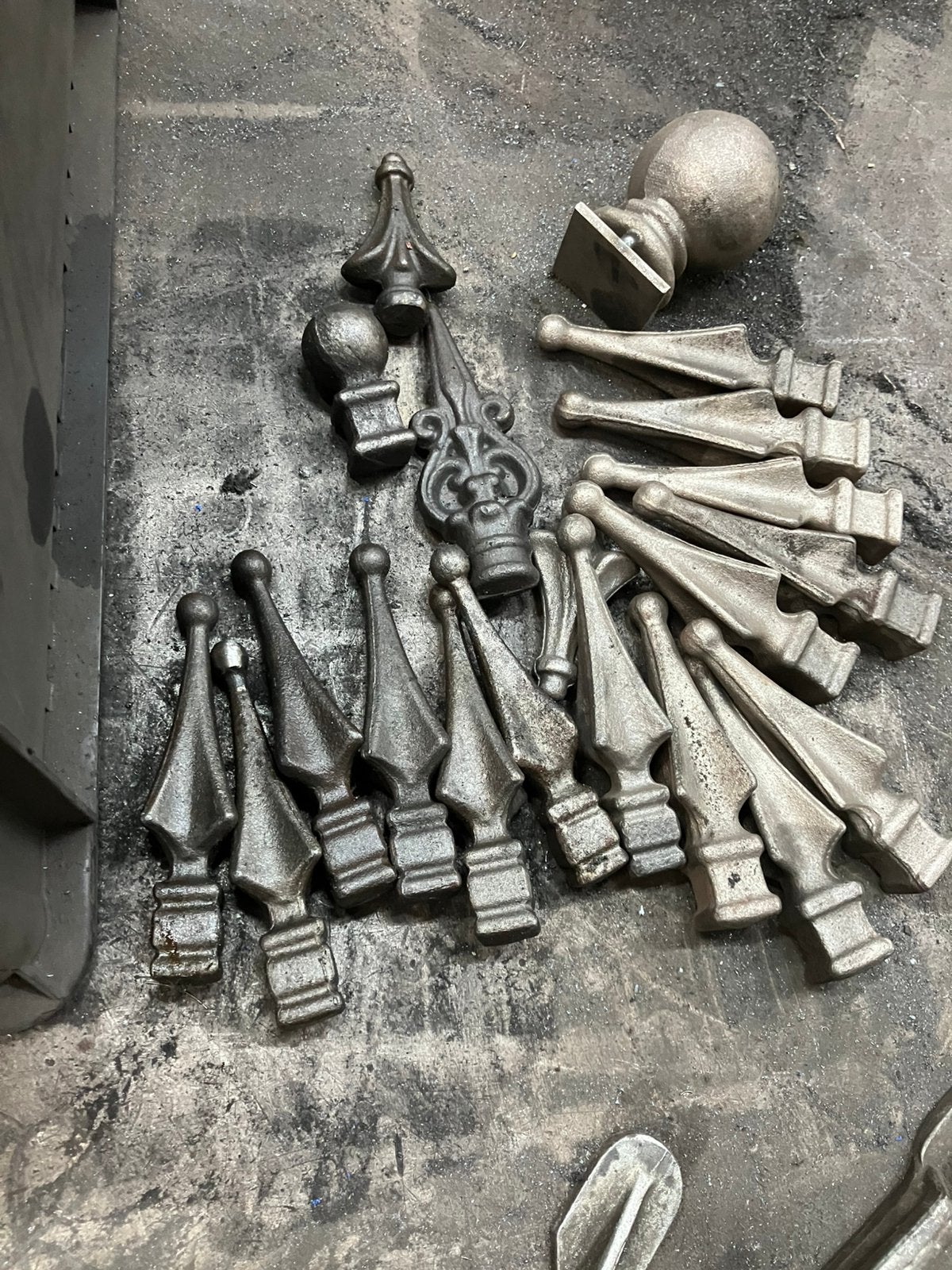 Diverse punten voor hekwerk of paaltjes, Ophalen, Nieuw, IJzer, Sierhekwerk