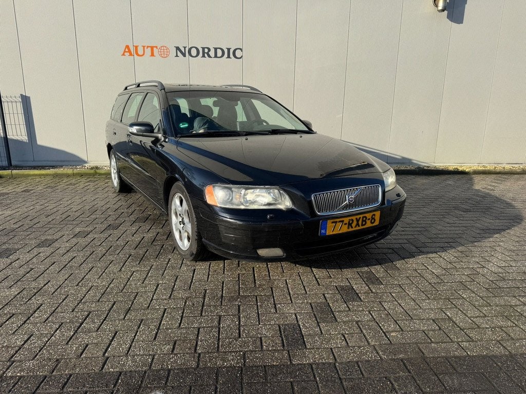 Volvo V70 2.4 D5 Edition, Zwart, Diesel, Euro 4, Geïmporteerd