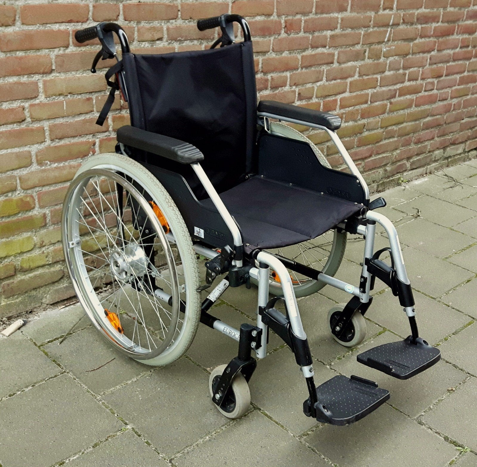 Nette rolstoel inklapbaar met remmen voor de begeleider, Diversen, Rolstoelen, Rolstoel inklapbaar, Rolstoel inklapbaar, Zo goed als nieuw